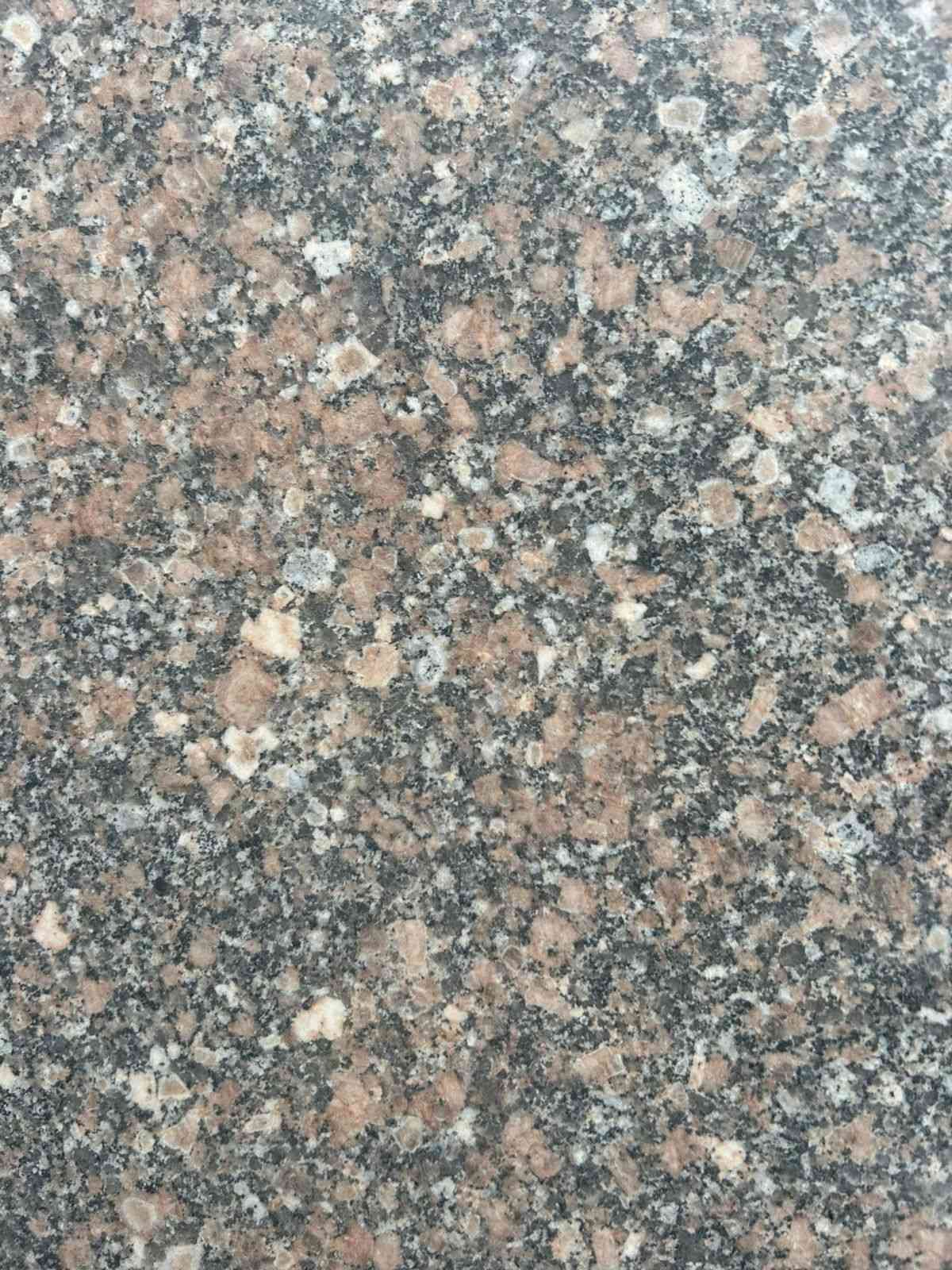 جندولا محمر و بيج - جرانيت مصرى - مطابخ